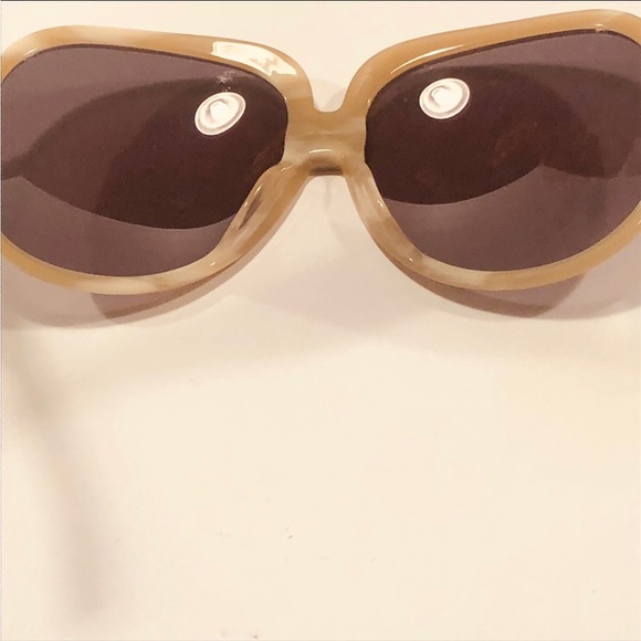 FENDI Sunglasses & Logo Case - Picture 4 of 12